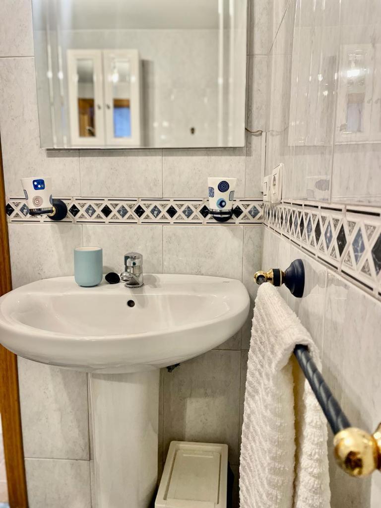 Apartamento, Piscina Y Parking Granada Tico Medina Eksteriør billede